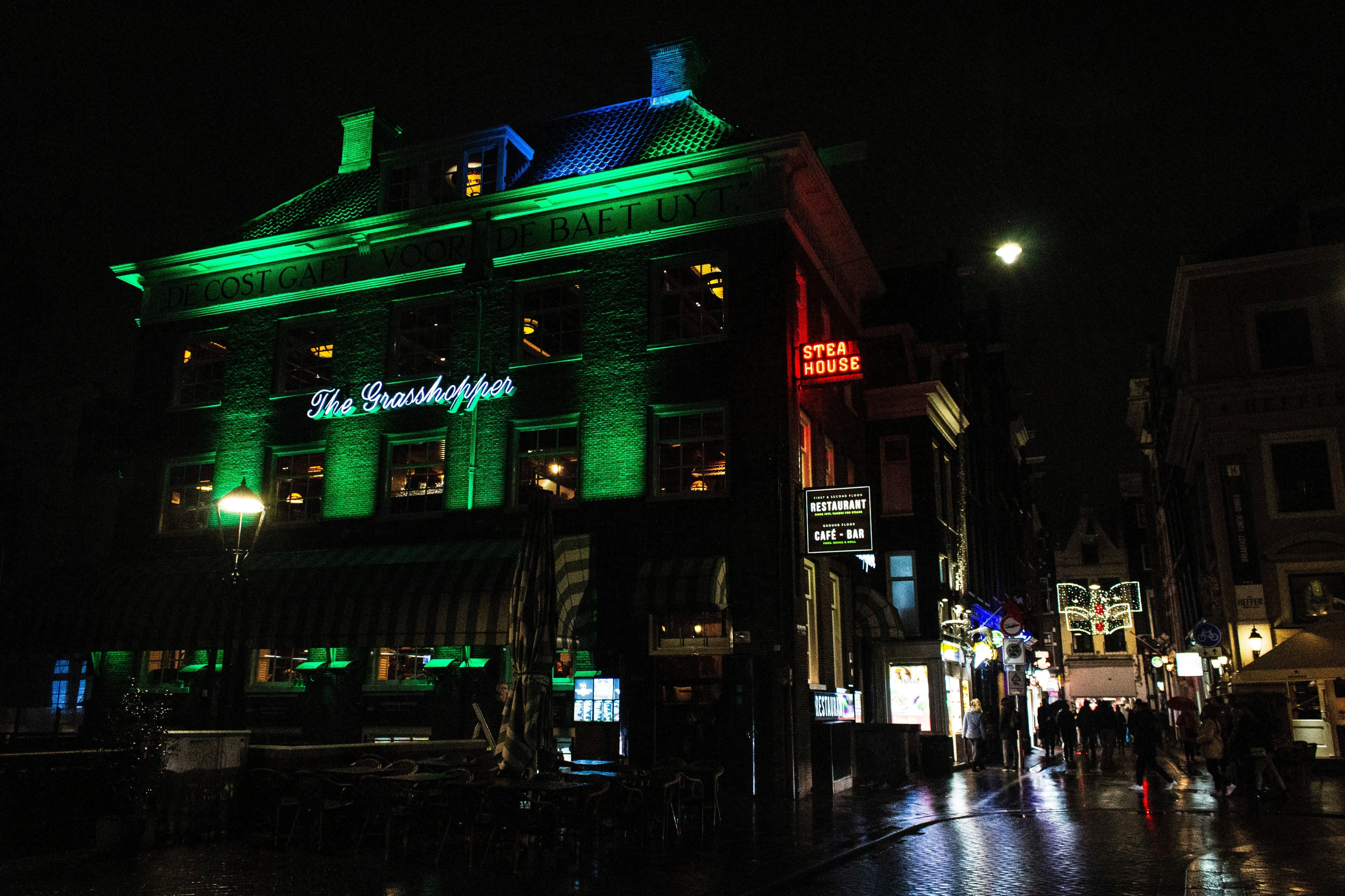 Neon Beats Pub & Grill